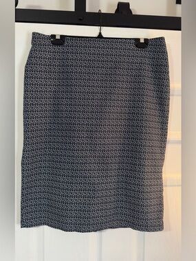 Classic Black & White Knit Pencil Skirt